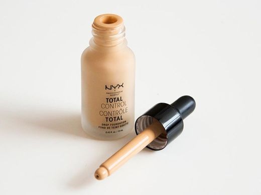 Base maquillaje mate Total Control Foundation | NYX