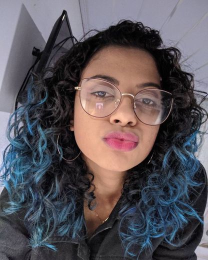 Meu cabelo cacheado e colorido 😍💙