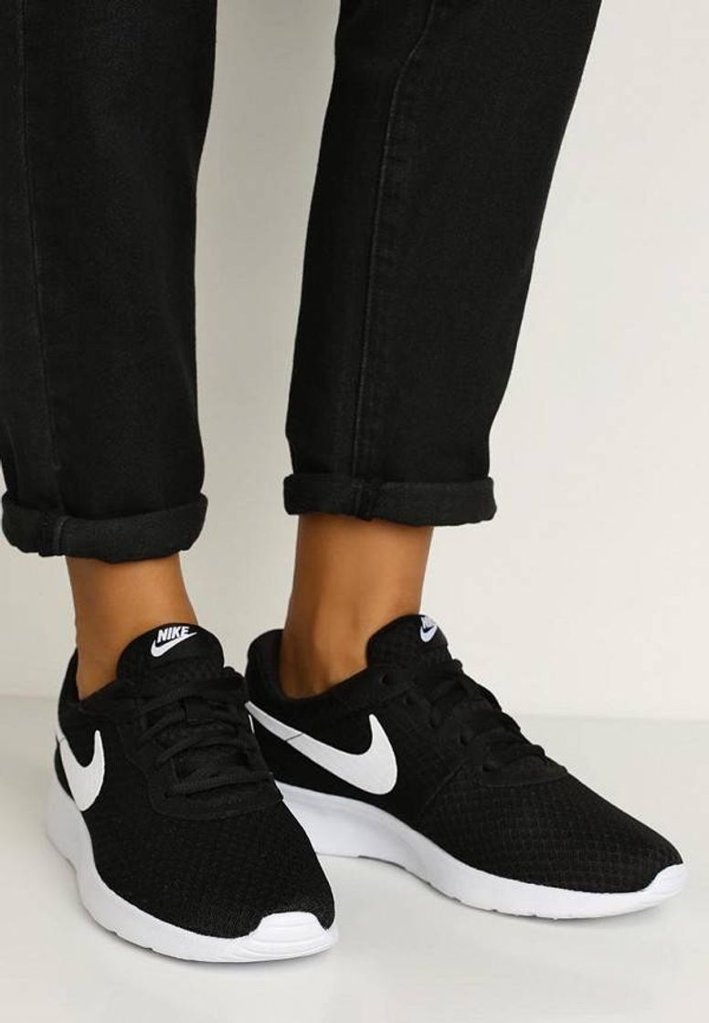 Social Nike Tanjun, Zapatillas de Running para Mujer, Gris