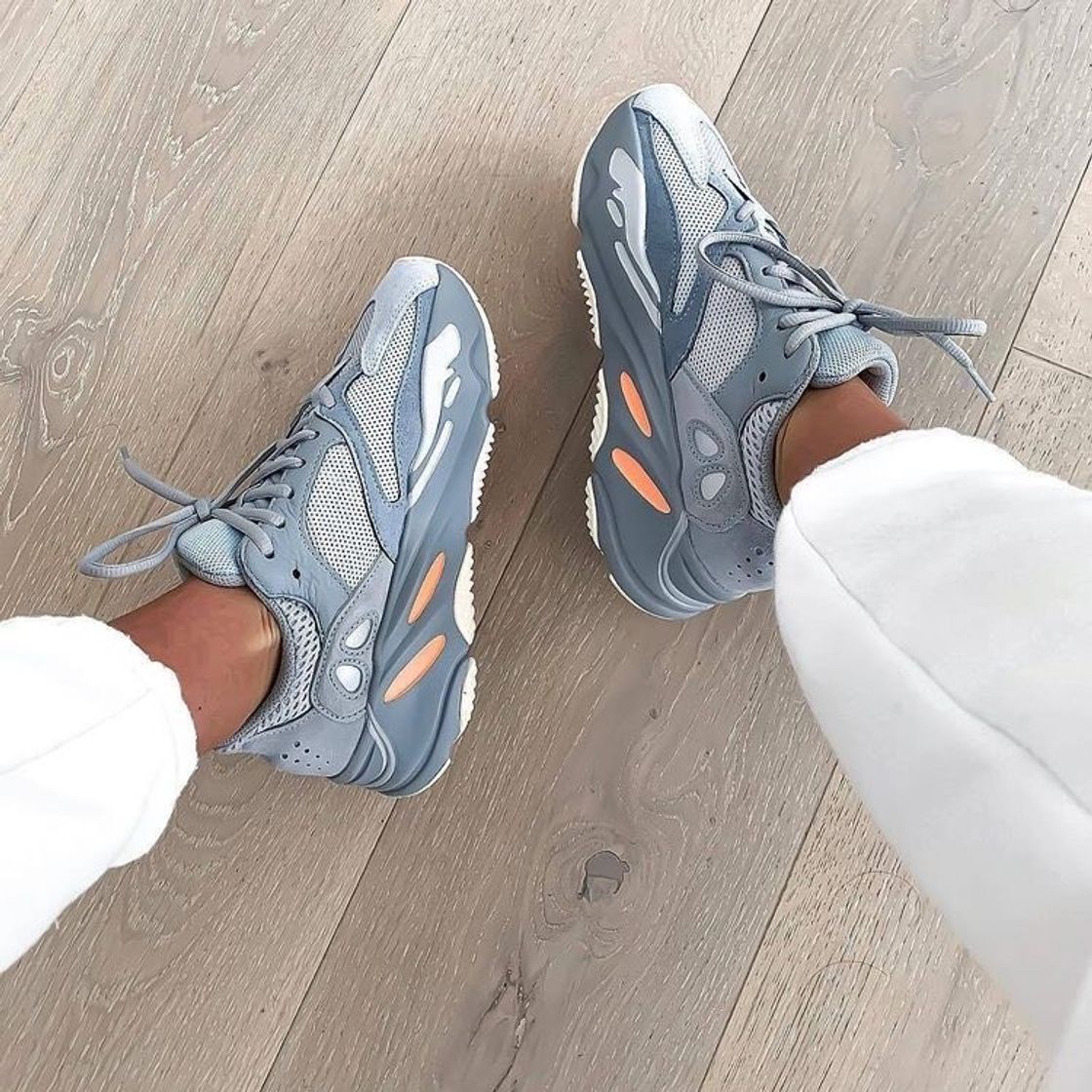 Fashion Yeezy 700 Inertia 