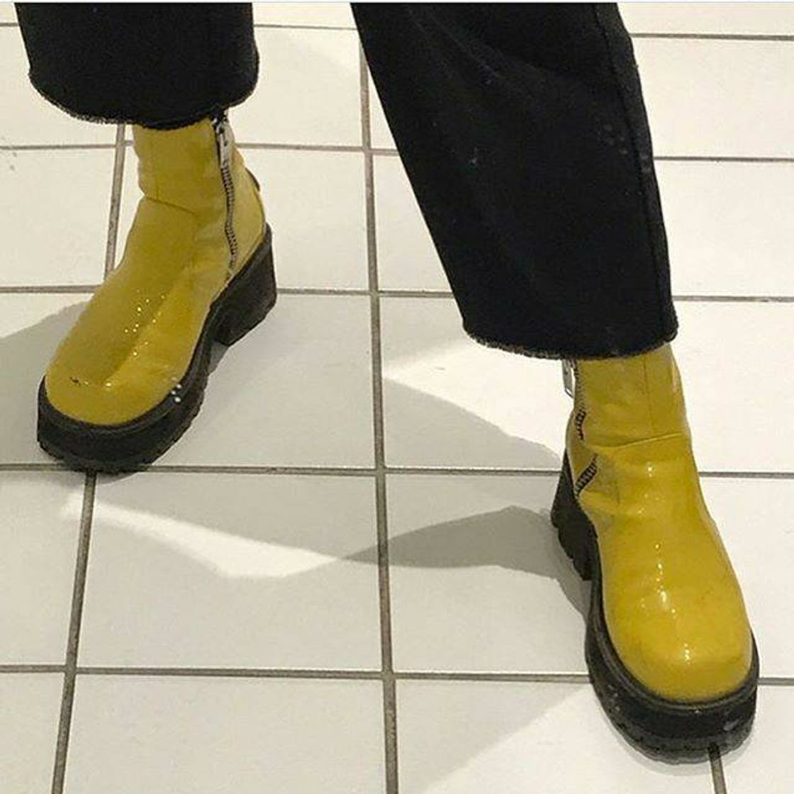 Moda yellow boots!