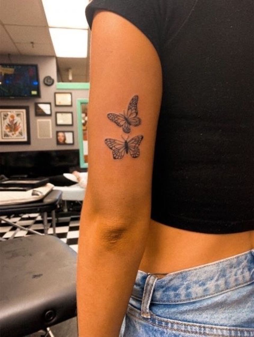 Fashion Tatuagem de borboleta atrás do braço 