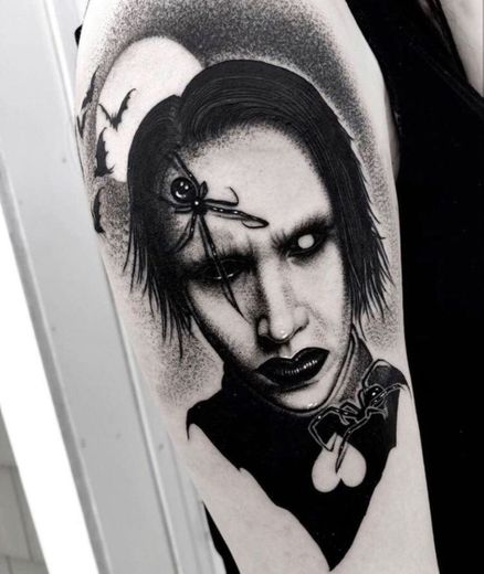 Marilyn Manson tatuagem 