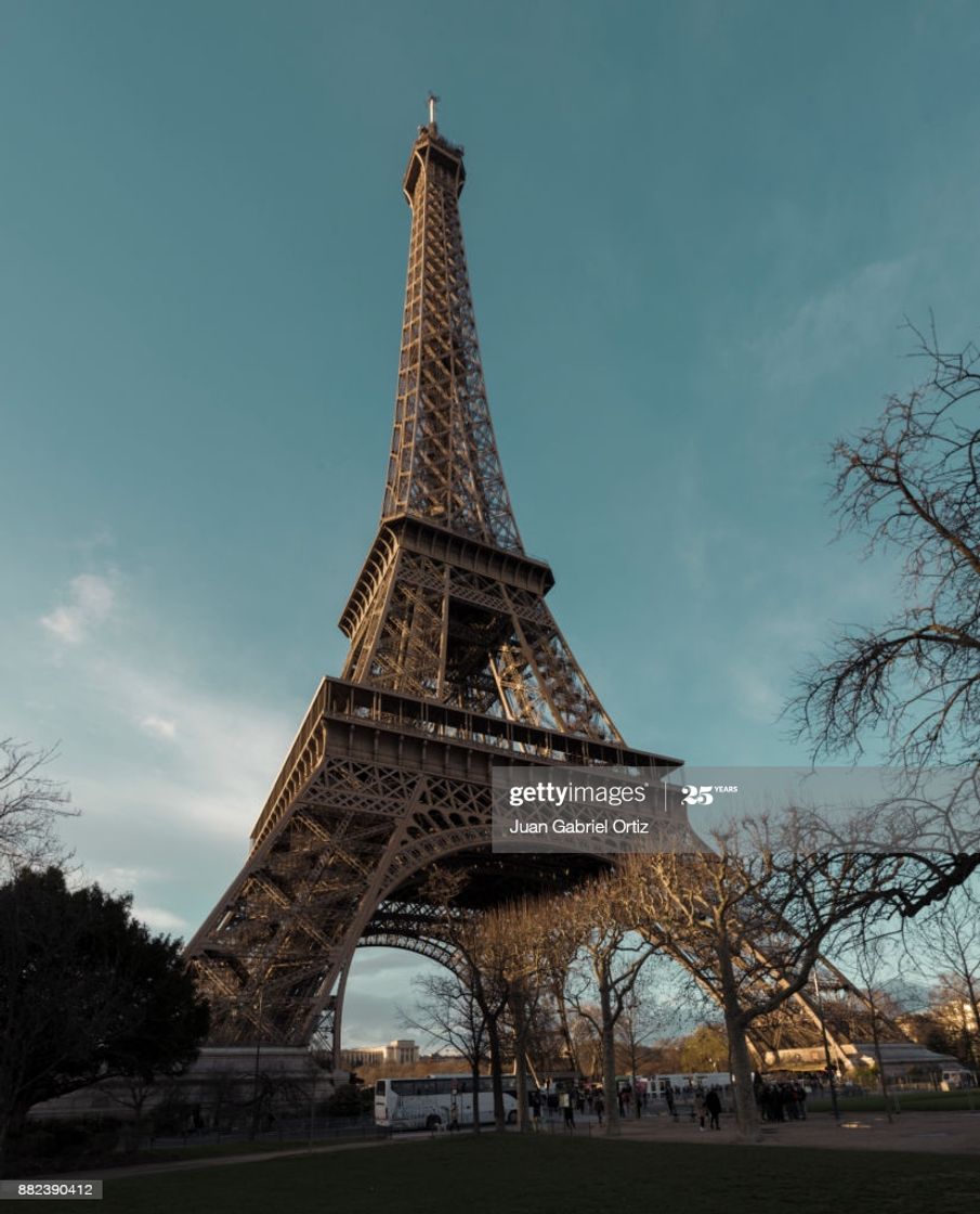 Place Torre Eiffel