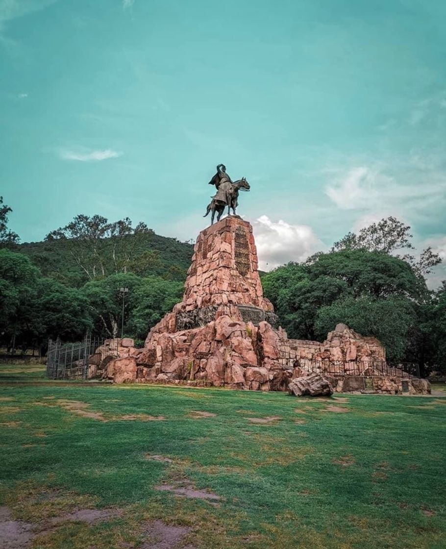 Place Monumento a Martin Miguel De Guemes