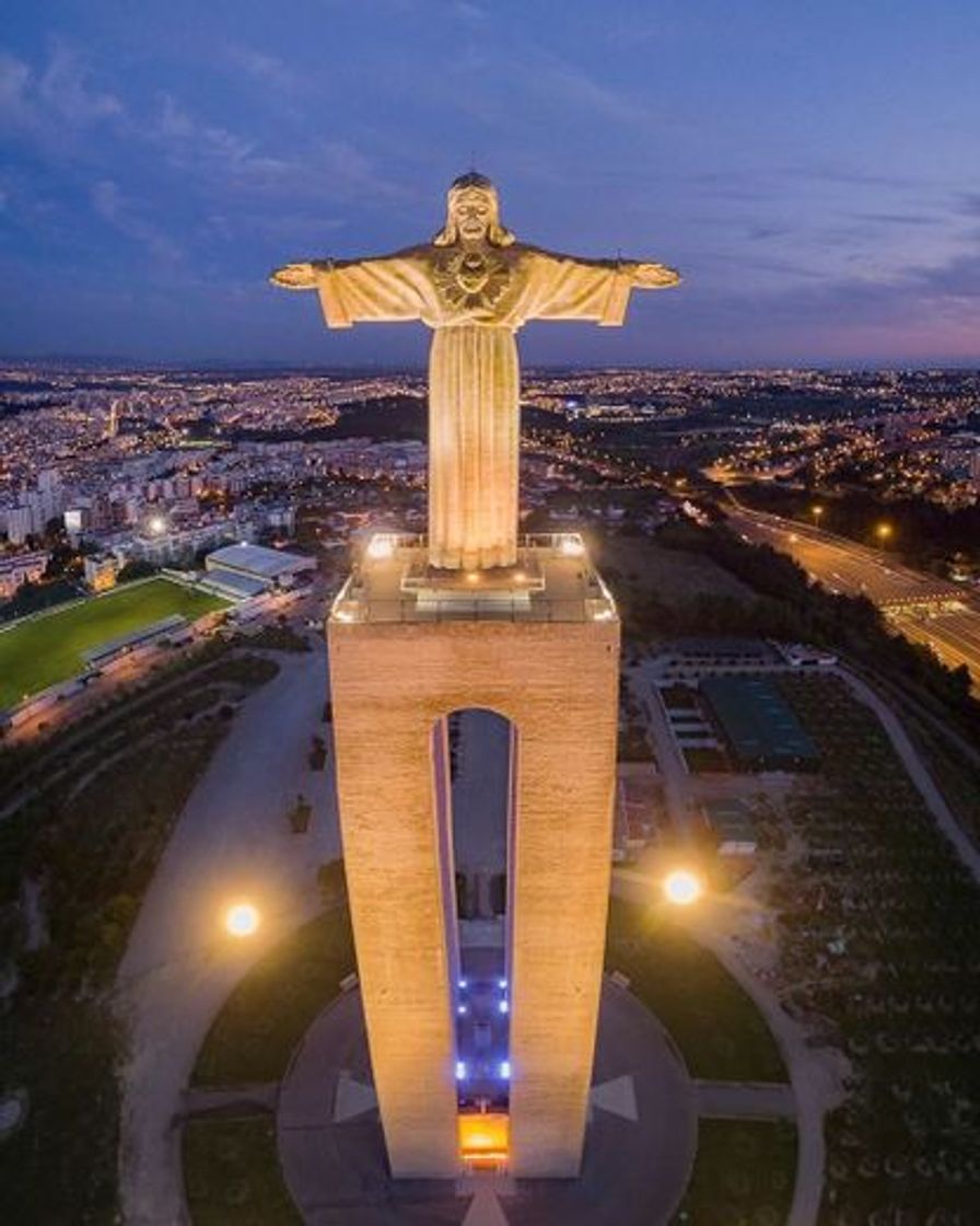 Lugar Santuario Nacional de Cristo Rey