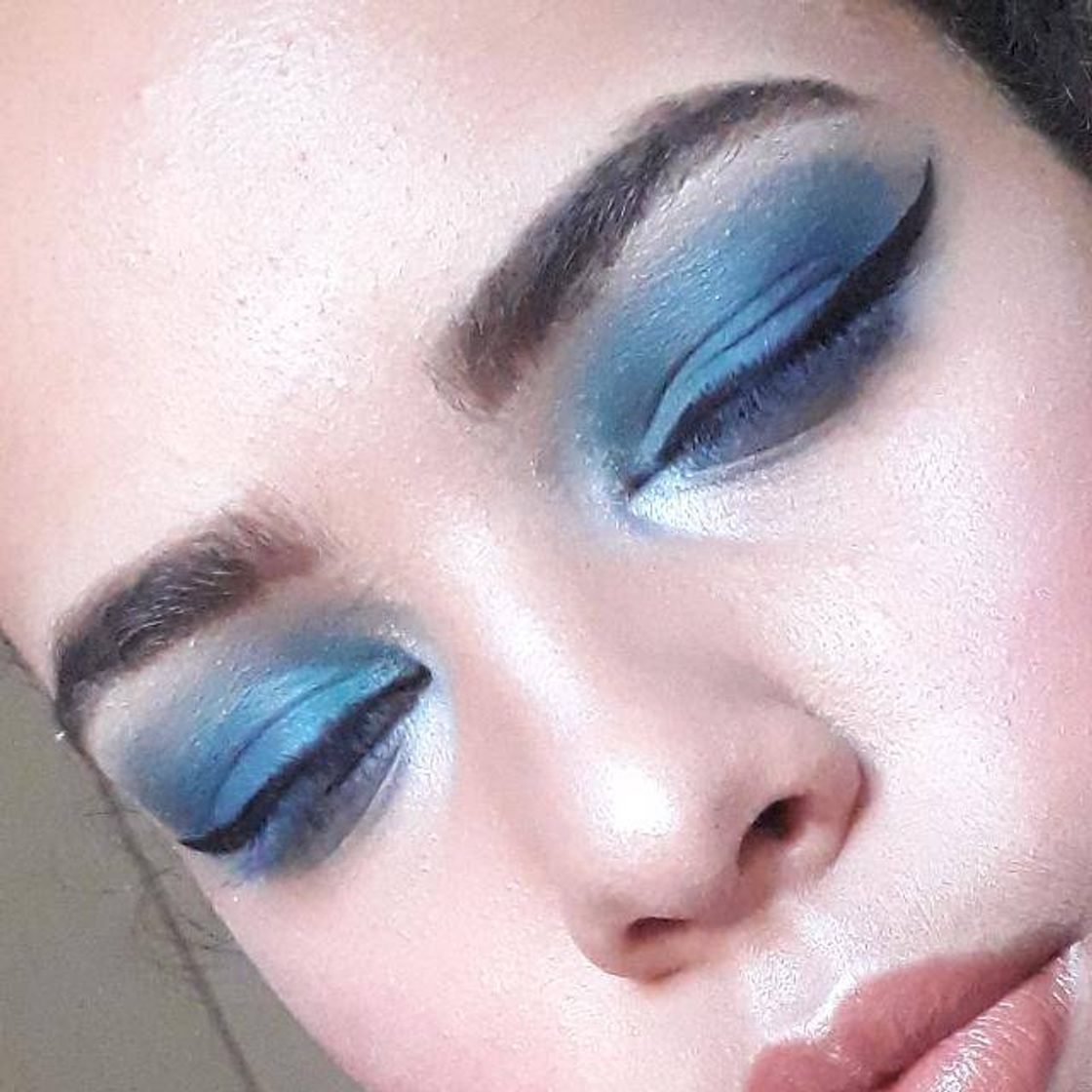 Fashion MAKE AZUL COM DELINEADO 