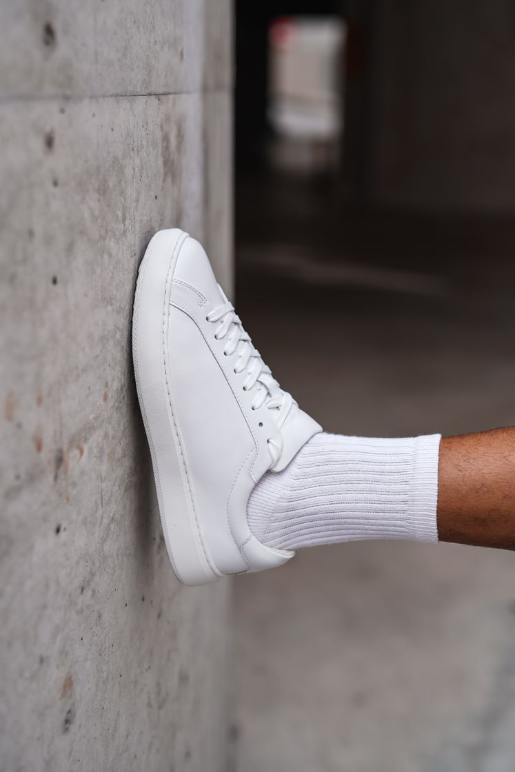 Moda HisColumn | White sneakers 