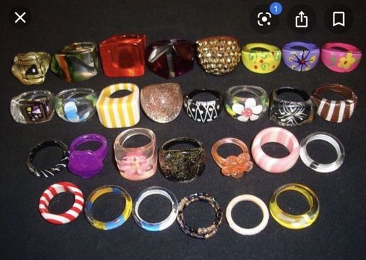 anéis coloridos e em diferentes formatos