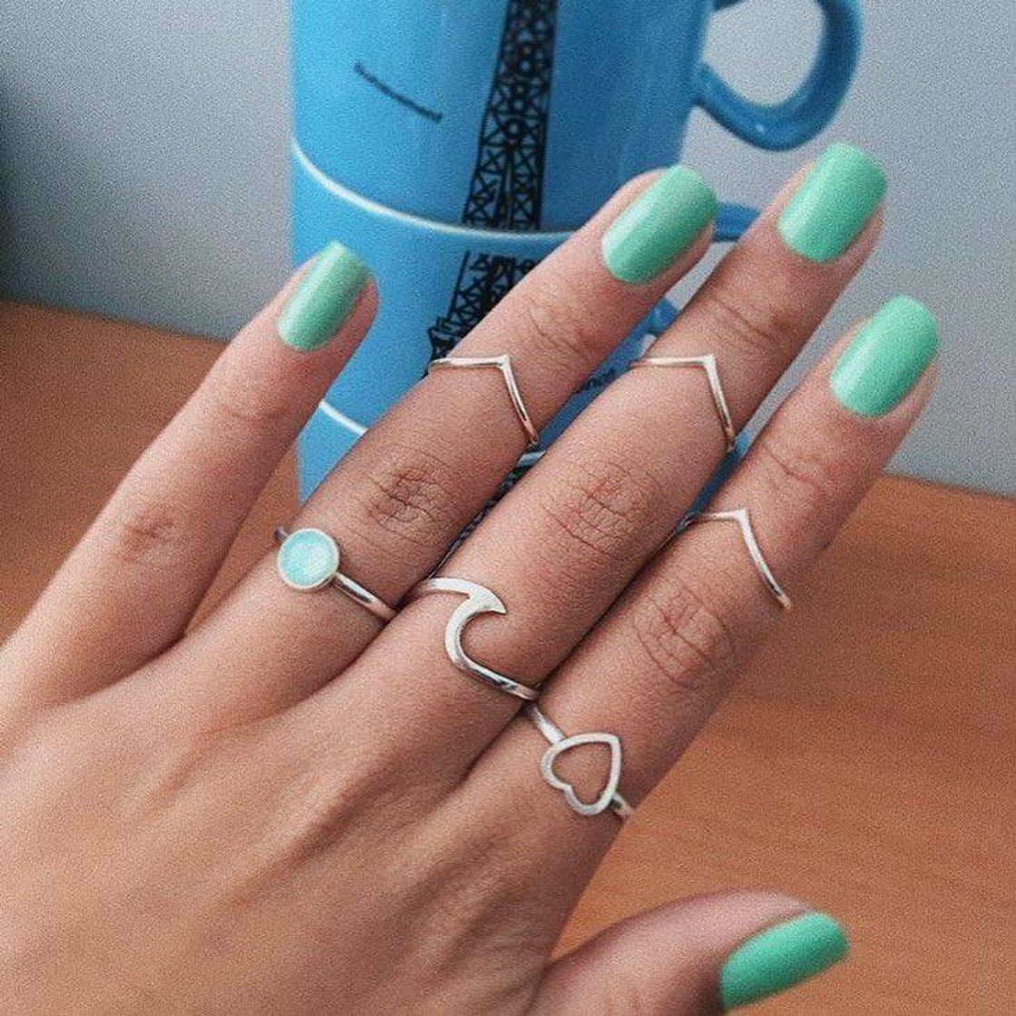 Moda Foi perfeita a combinação dos anéis com esse esmalte né?!😍