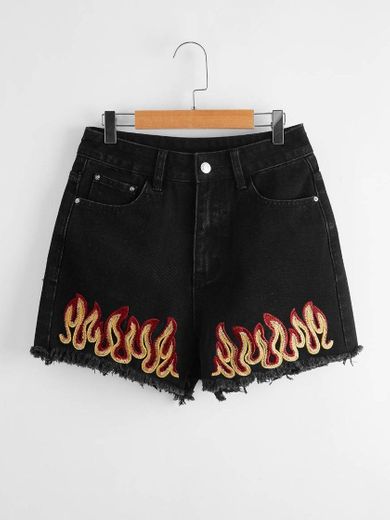 Short jeans bordado fogo