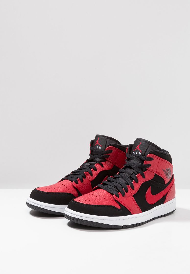 Social Nike Air Jordan 1 Mid
