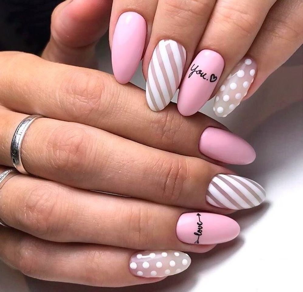 Moda Nails 