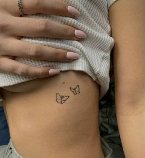 Tatuagem pequena feminina