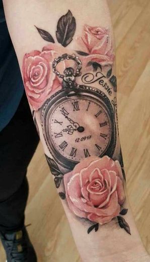 Tatuagem de relógio 