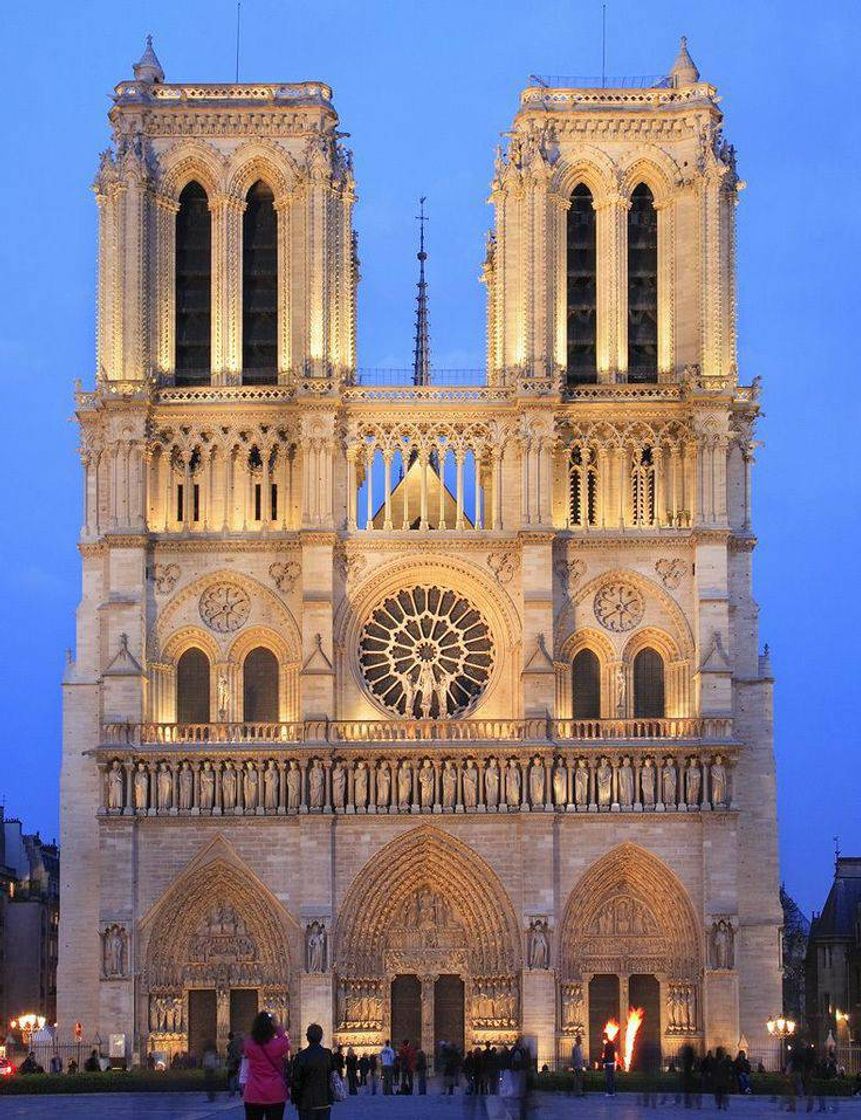 Place Catedral de Notre Dame