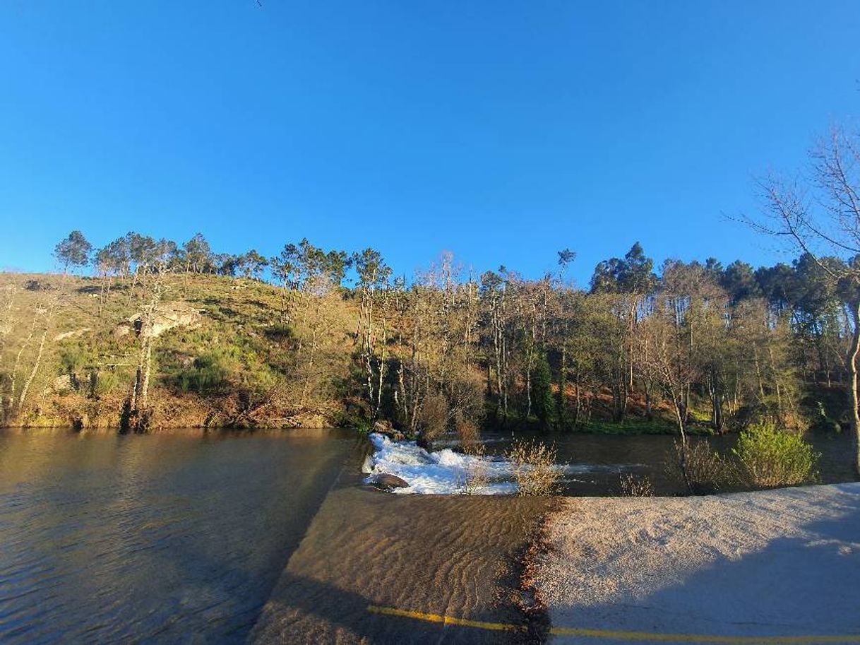 Place Praia Fluvial Da Folgosa