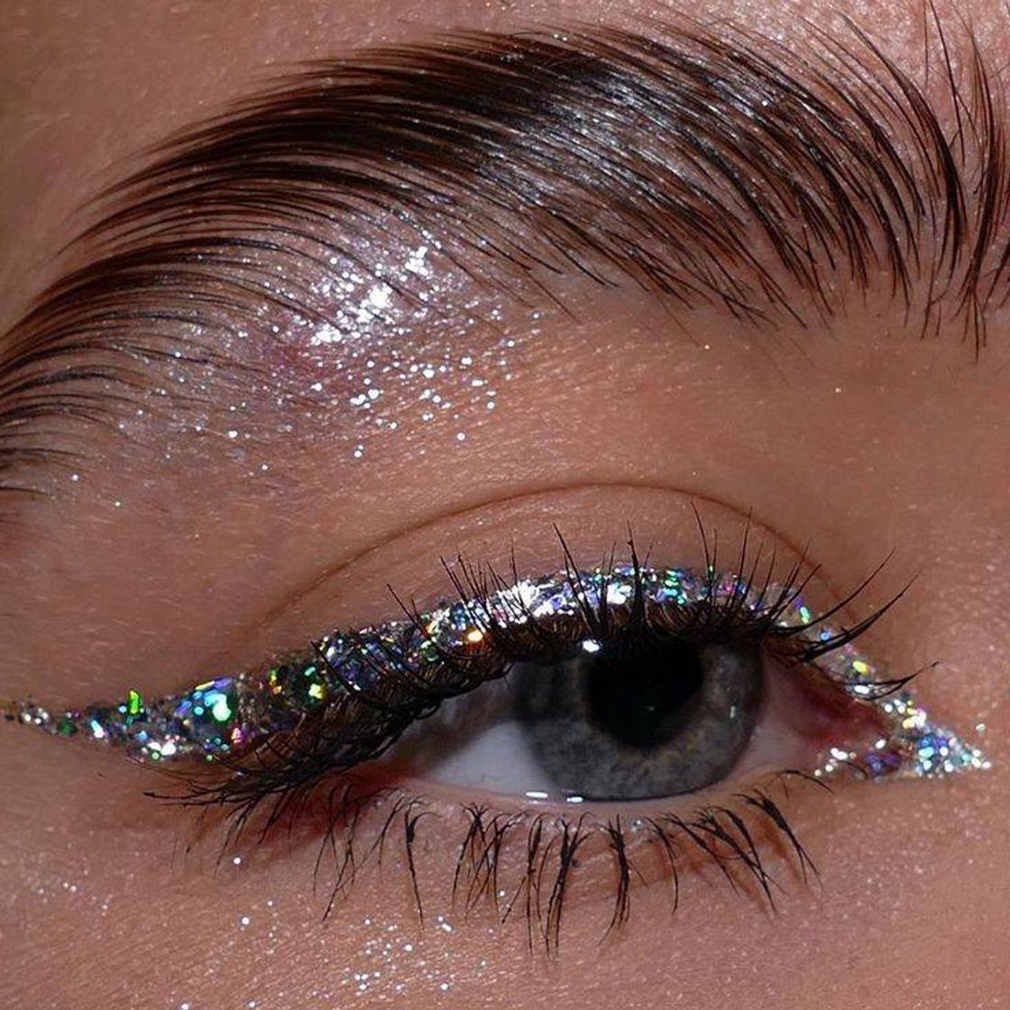 Fashion Delineado com glitter, super tendência