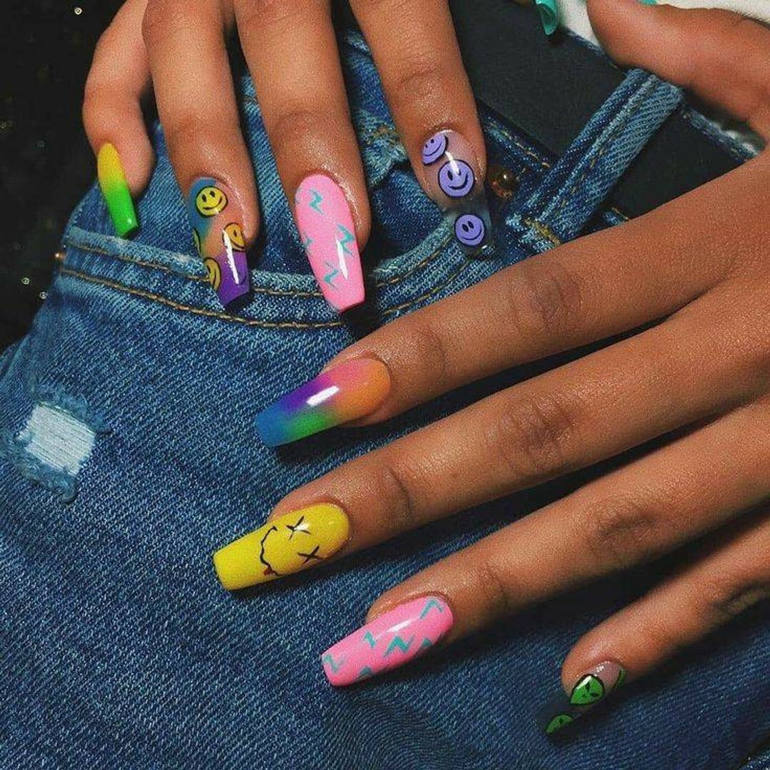 Moda Nails