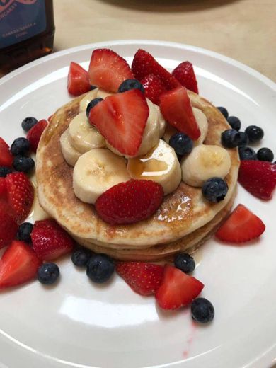 Pancakes With Fruits 