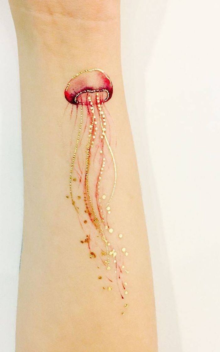 Moda Jellyfish tattoo