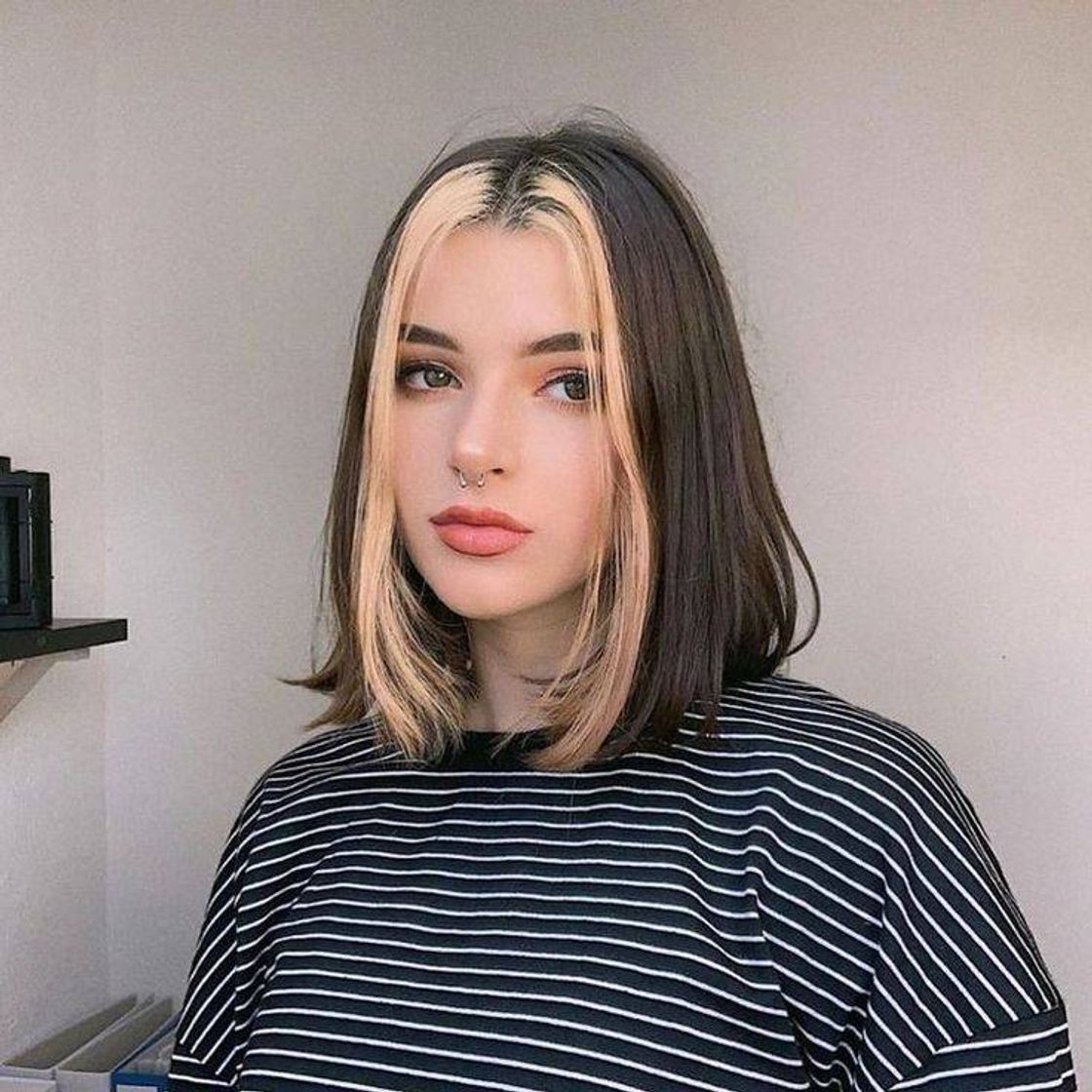 cabelo com mecha na frente 