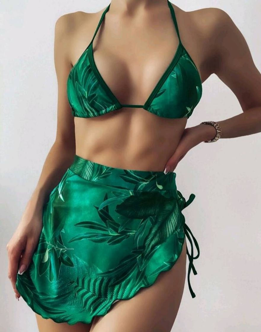 Moda Biquíni estampa tropical + saia