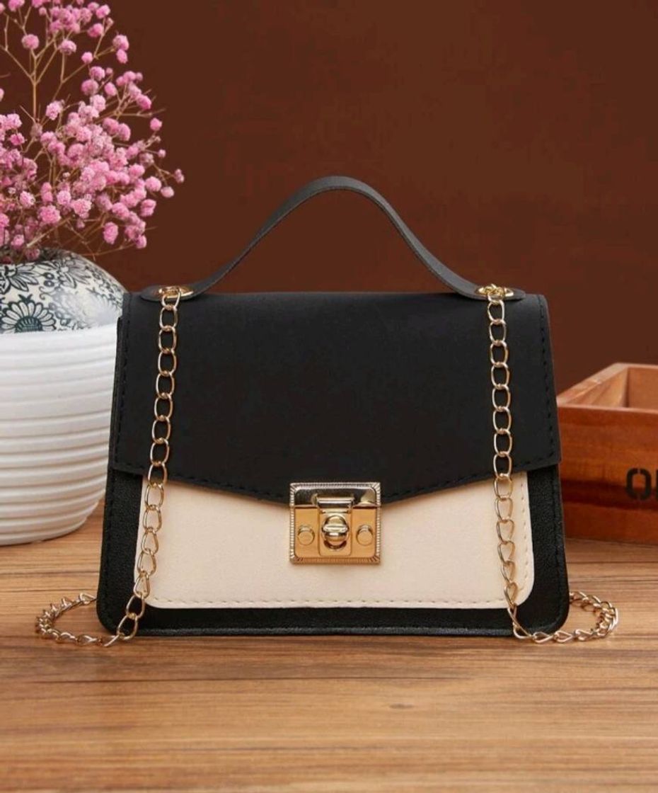 Moda Bolsa preto e branco com corrente