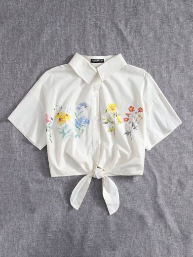 Blusa simples com estampa de flores