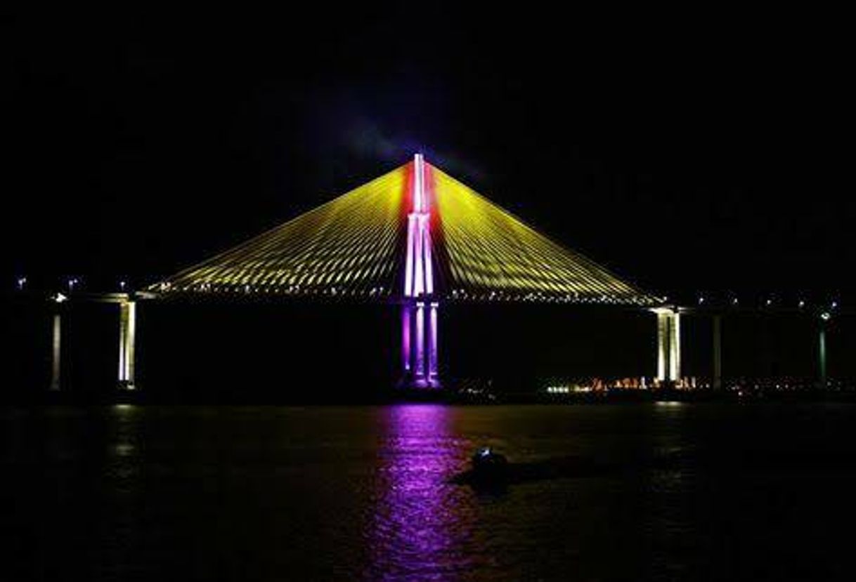 Moda Ponte sobre Rio Negro 