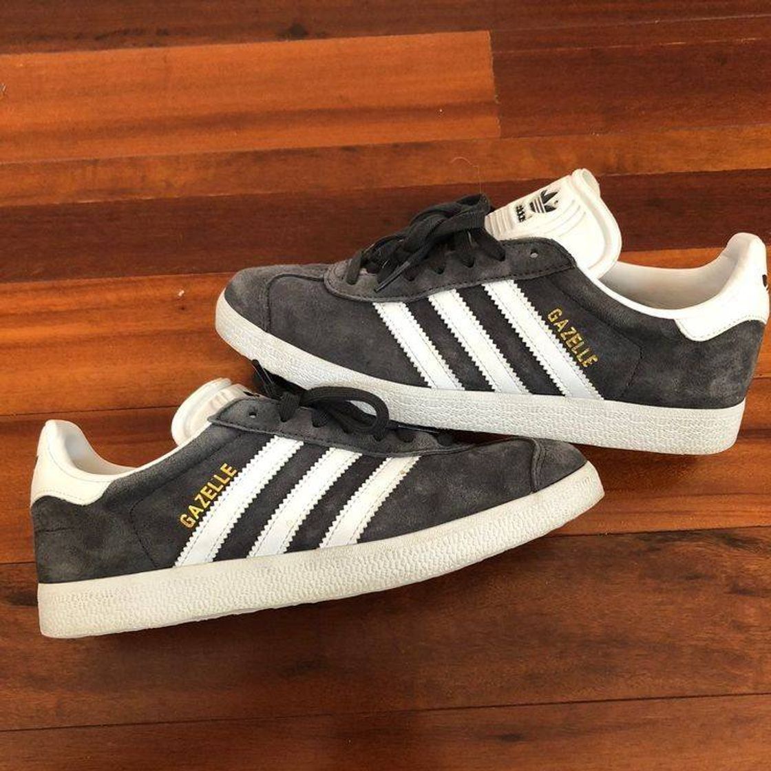 Social A D I D A S S N E A K E R S  