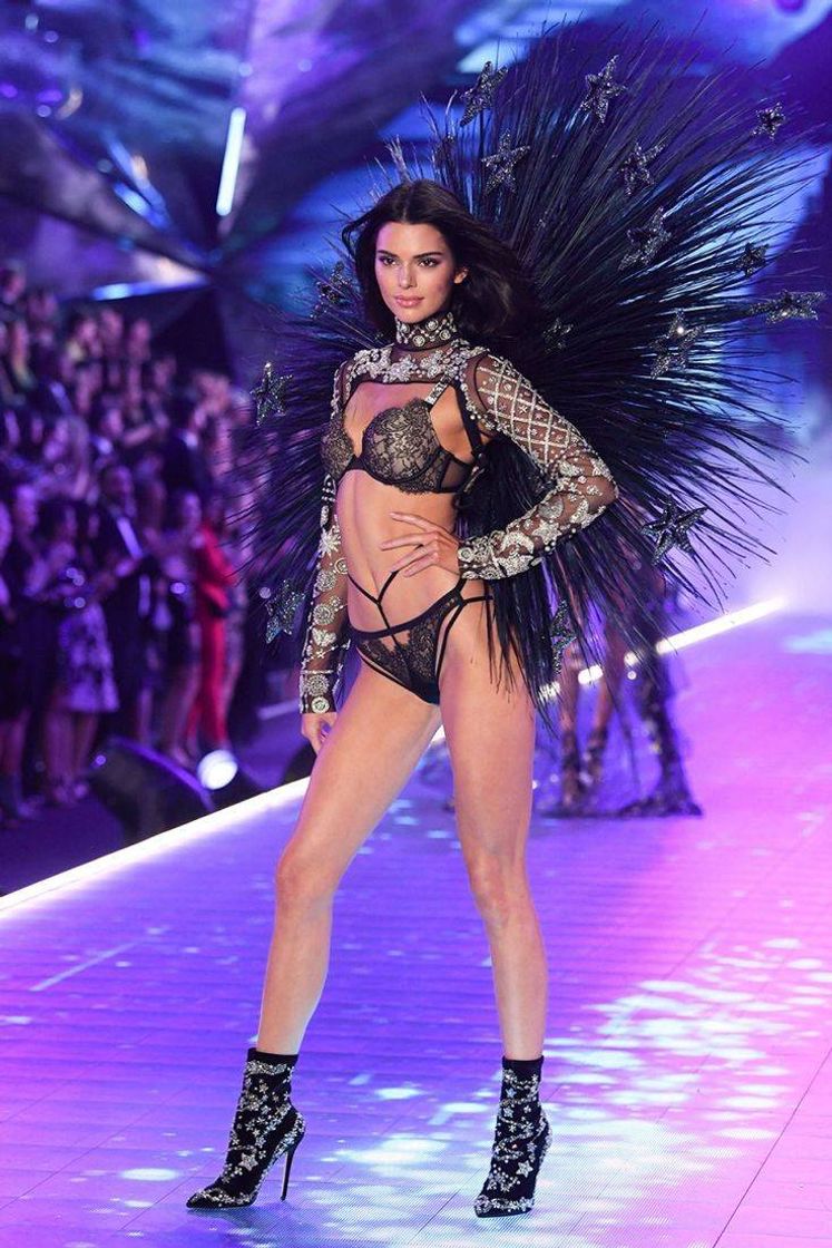 Fashion Victoria Secrets show 2018•Kendall Jenner 