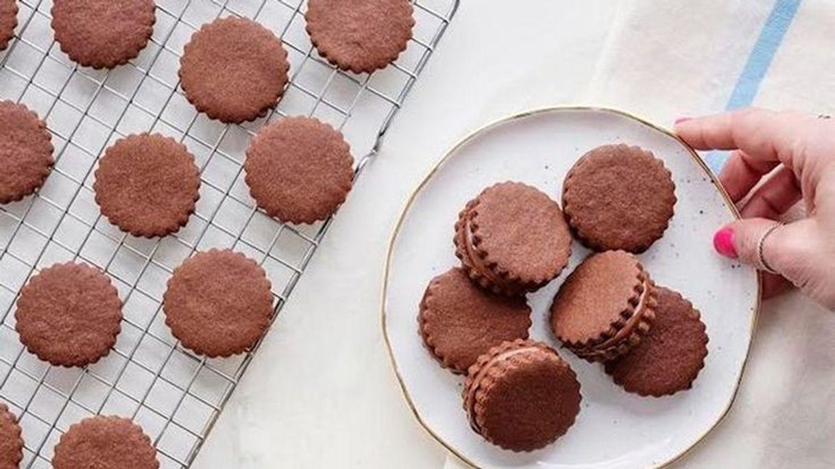 Moda Cookie de chocolate recheado com creme de avelã 