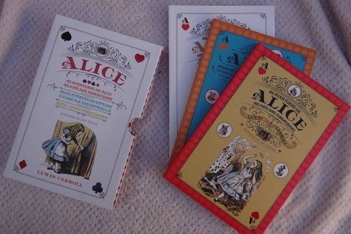 Book Box Alice No País Das Maravilhas + livro pra colorir