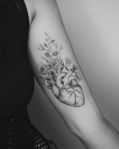Tatuagem Coração com flores