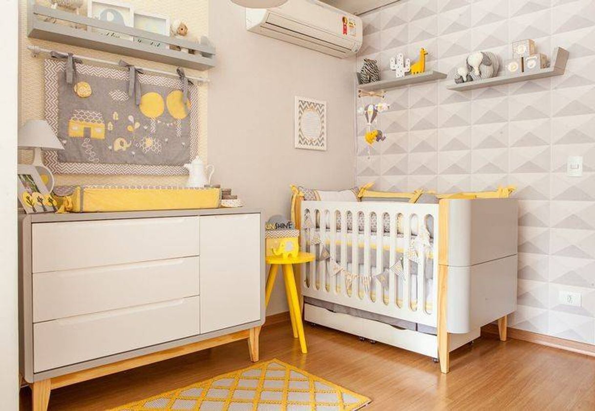 Fashion Quarto de bebê com berço e cômoda nas cores cinza e amarelo