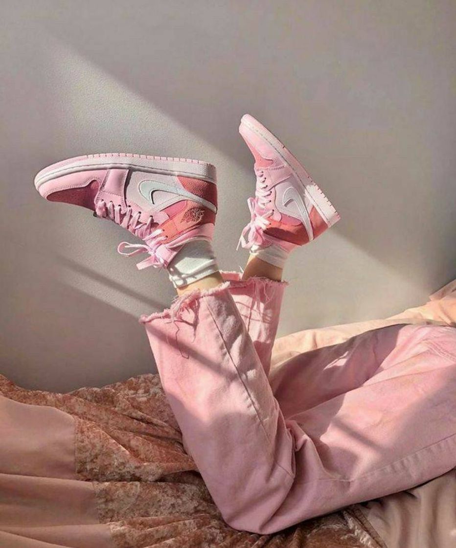 Fashion Inspiração de combinações em cor solo, na cor rosa!🥼👅🧠🐰