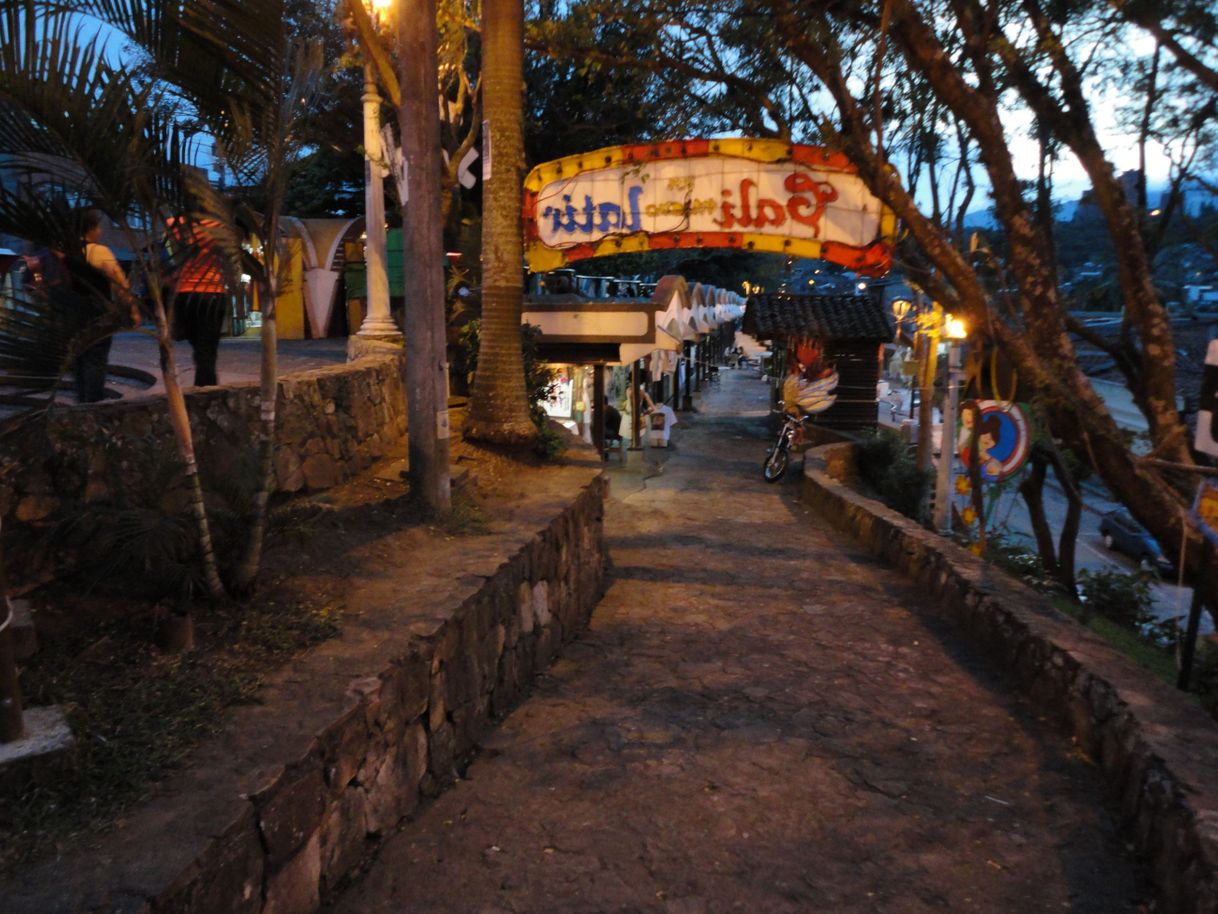 Place Loma de La Cruz.