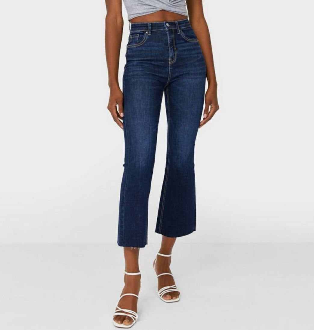 Fashion Jeans cropped à boca de sino - STRADIVARIUS 