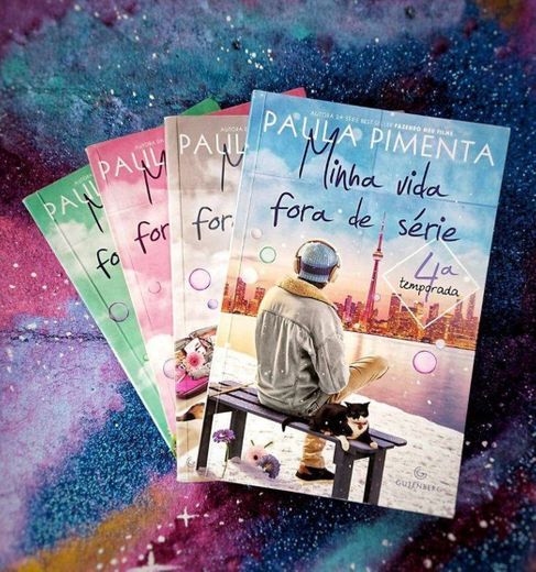Livros Minha vida fora de série- Paula Pimenta