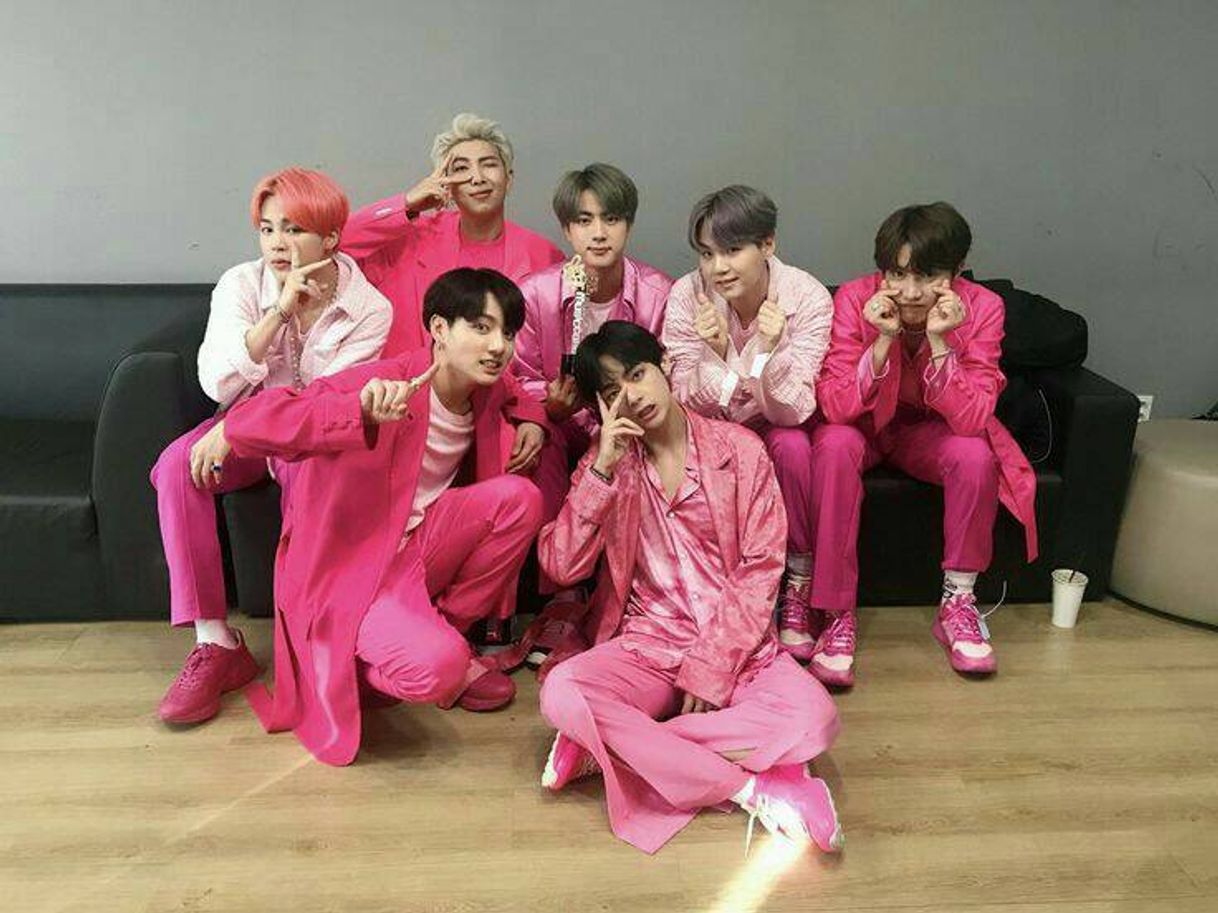 Social BTS (방탄소년단) '작은 것들을 위한 시 (Boy With Luv) (feat. Halsey ...