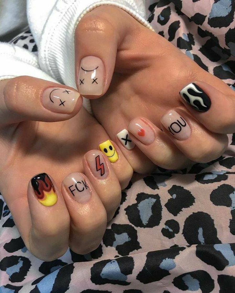 Moda unhas grunge