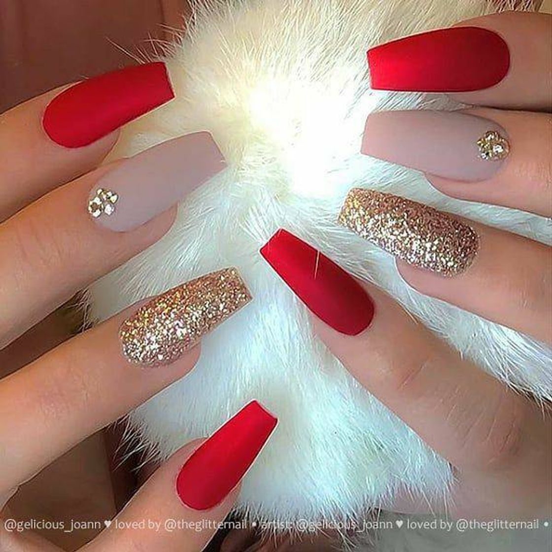 Fashion unhas vermelhas