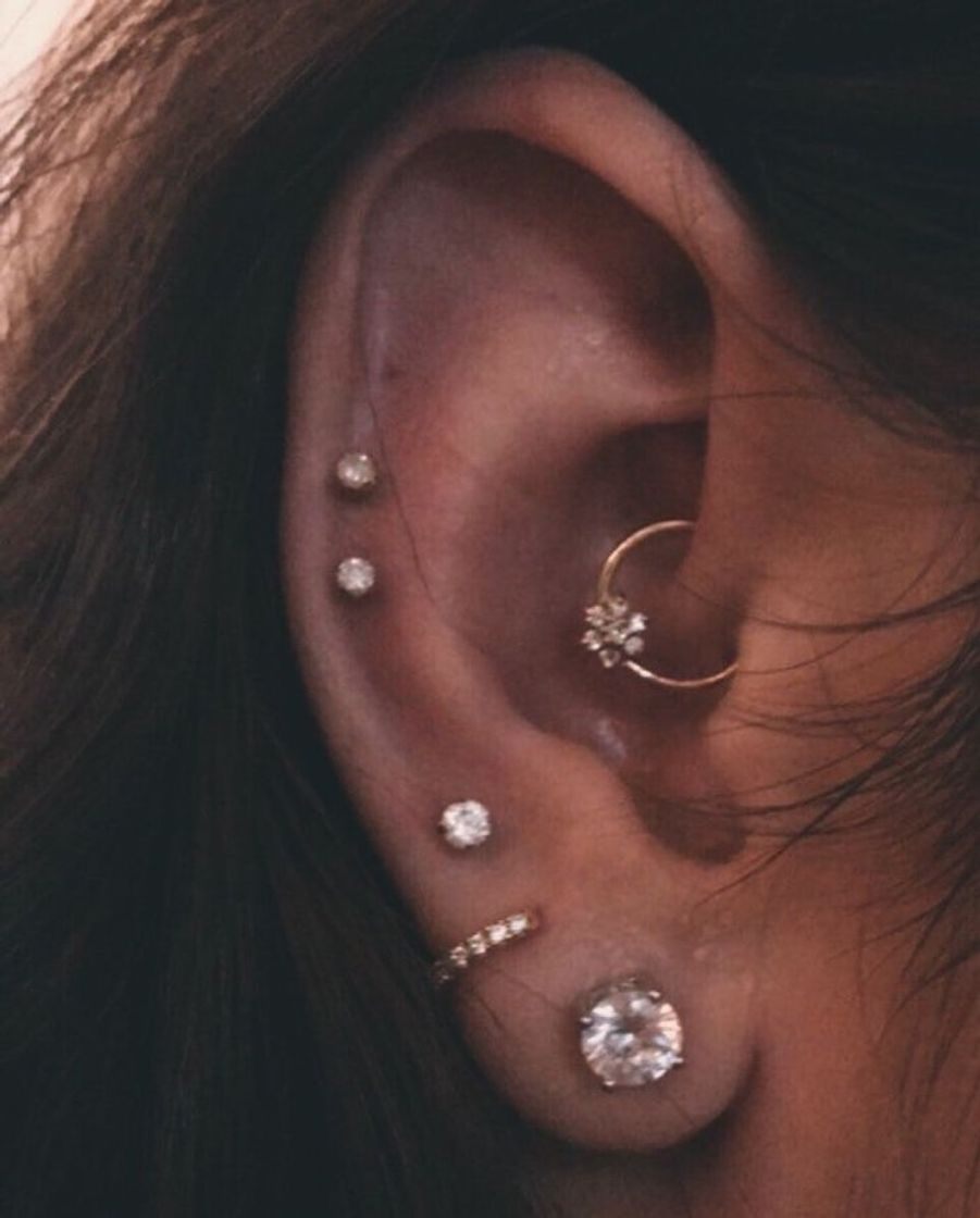 Moda ￼ piercing na orelha 