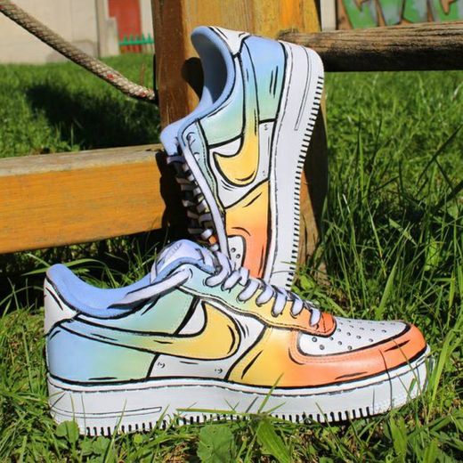 AF1 Cartoon Gradient - sun/uv activated (white to color)