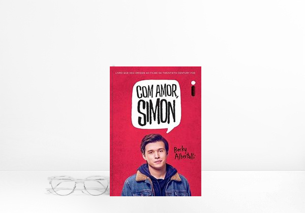 Book Com Amor, Simon