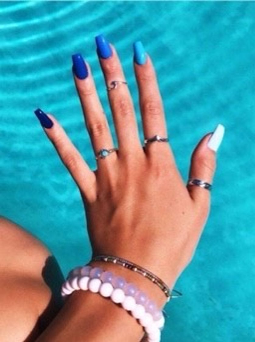 Fashion blue nails