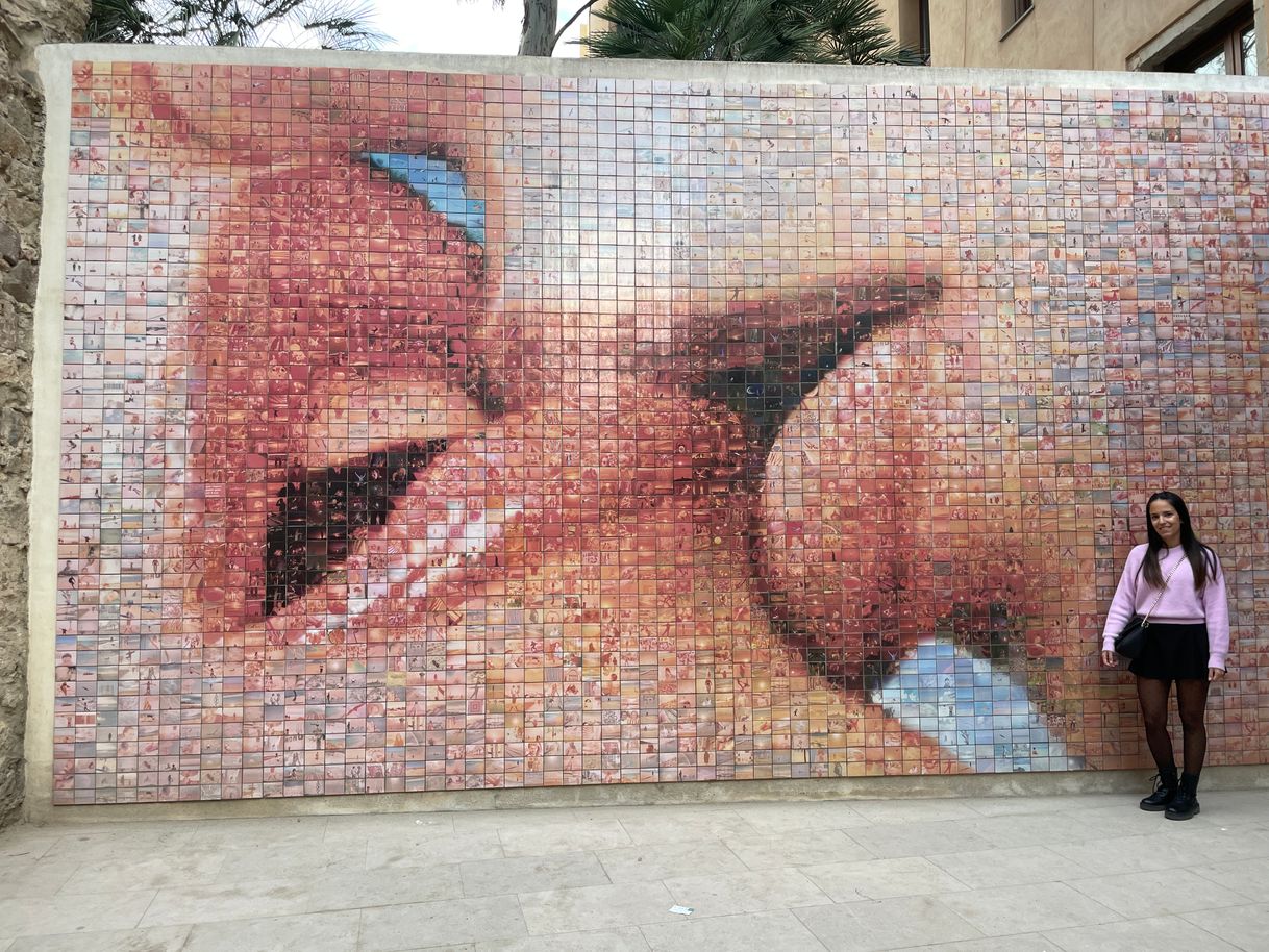 Place "El beso" de Joan Fontcuberta