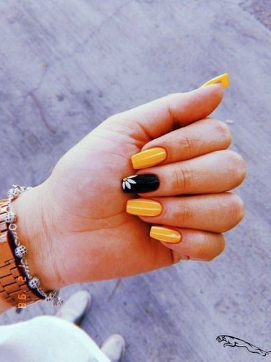 yellow e black 