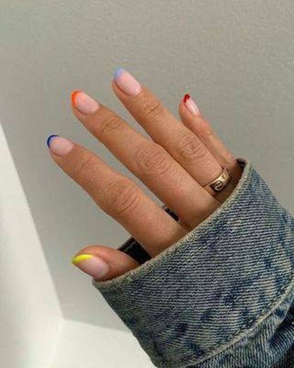Nails color